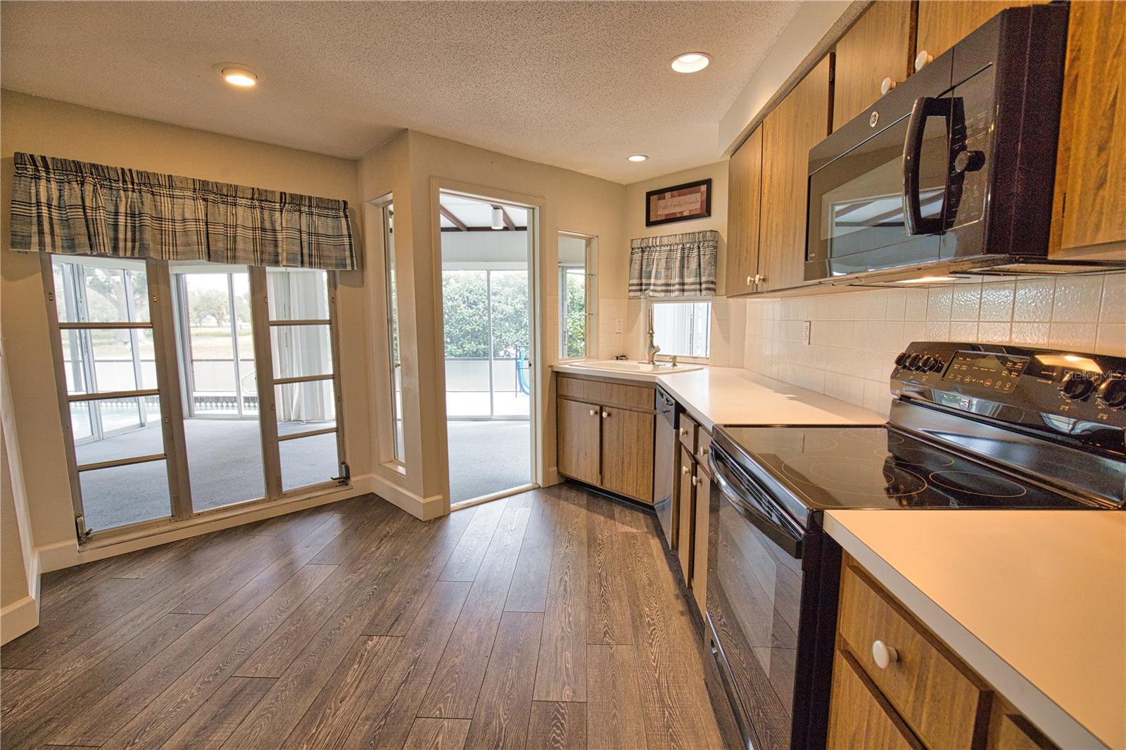 VENICE GARDENS - Residential