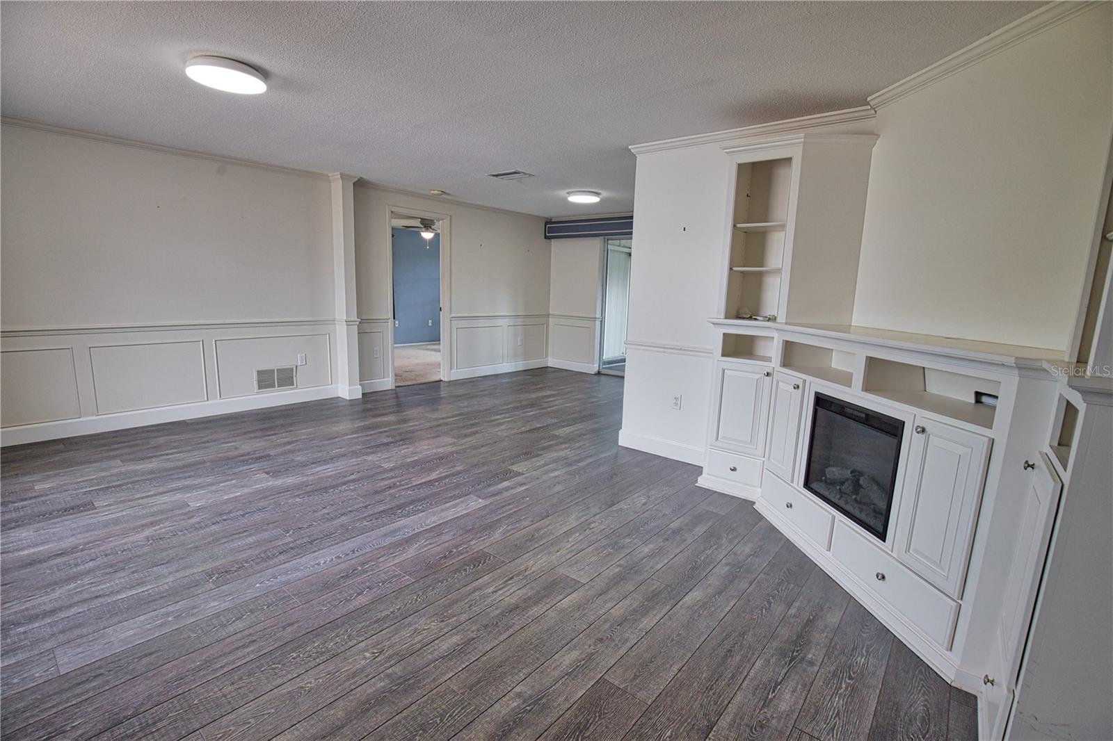 VENICE GARDENS - Residential