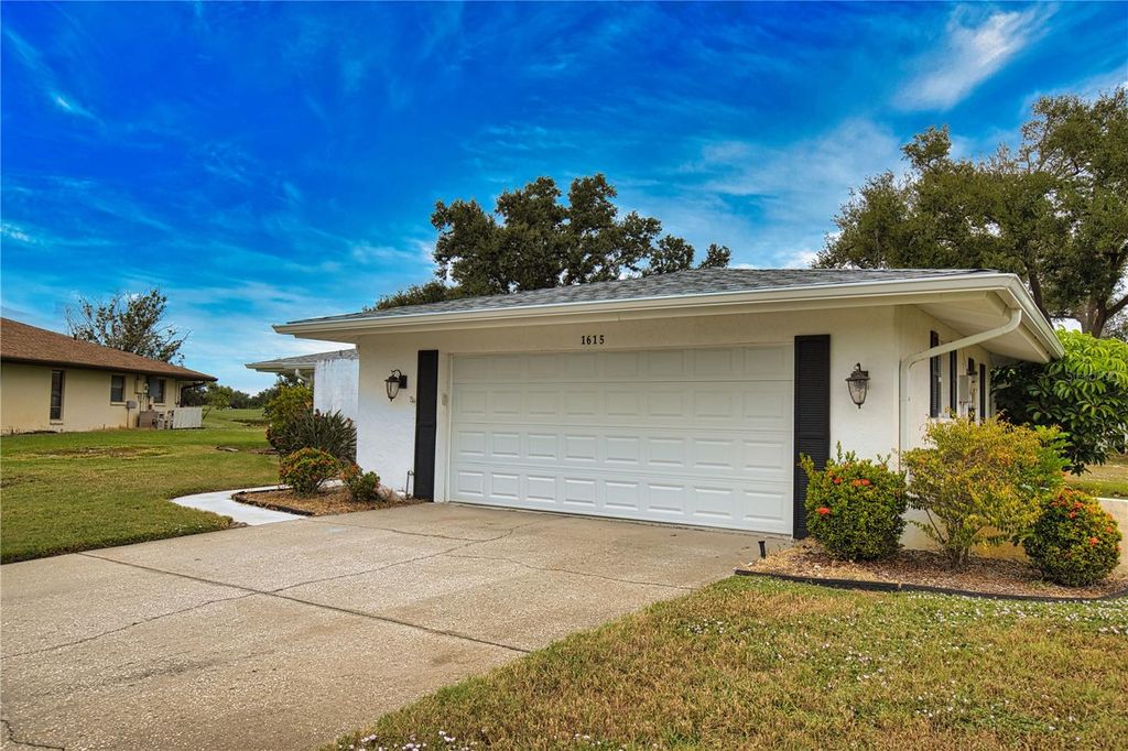 Photo of 1615 Del Monte Court, Venice, FL 34293 (MLS # V4945675)