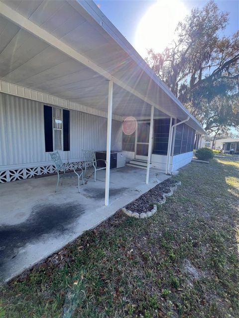 A home in PALMETTO