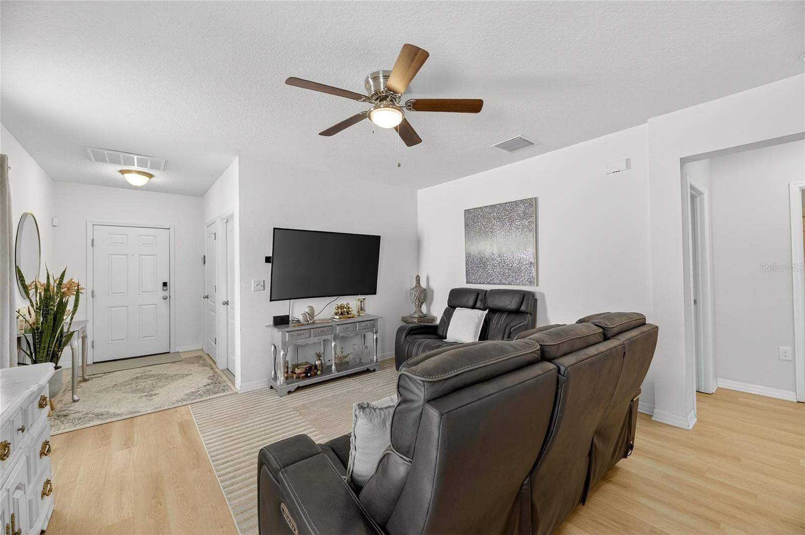 CARRIAGE PTE SOUTH PH 2C 2 - Residential