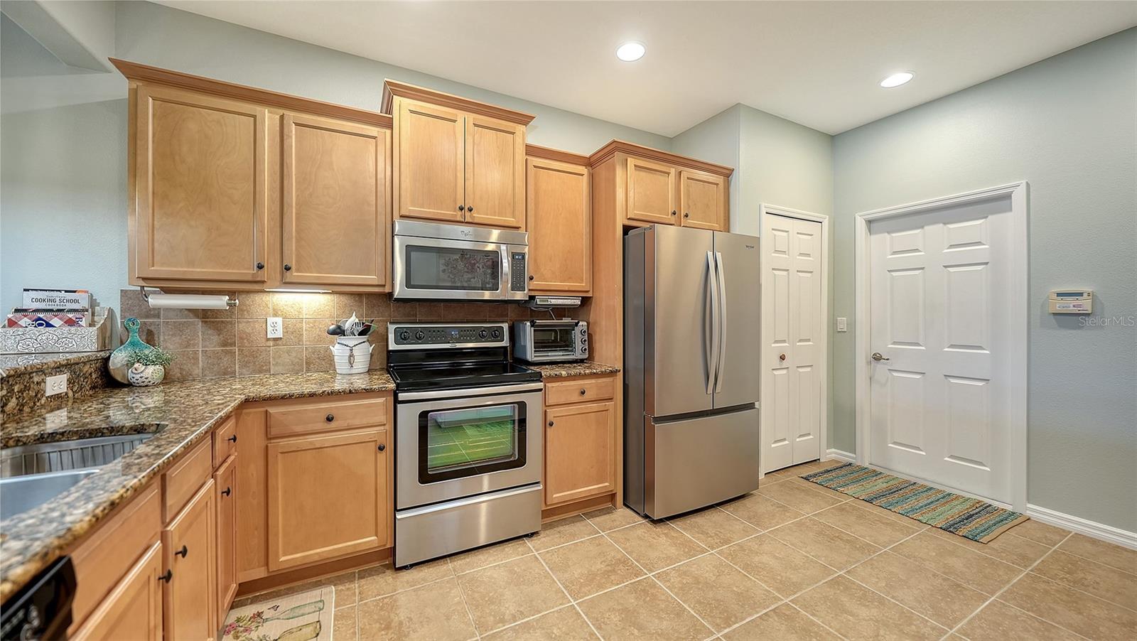 VENETIAN FALLS - Residential