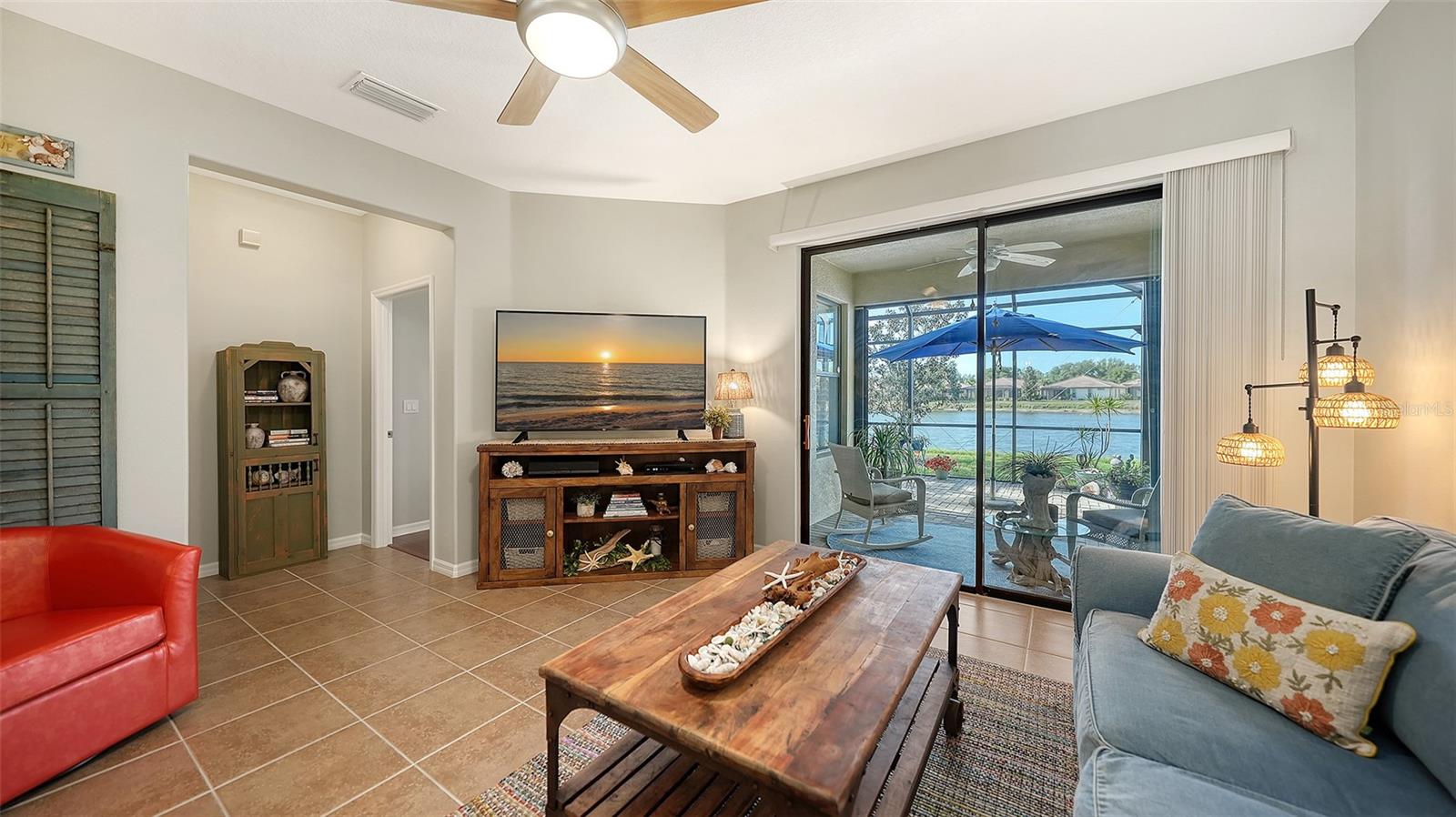 VENETIAN FALLS - Residential