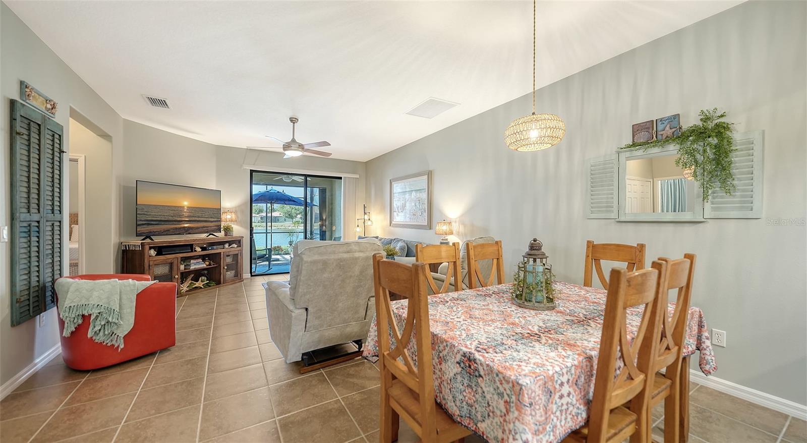 VENETIAN FALLS - Residential