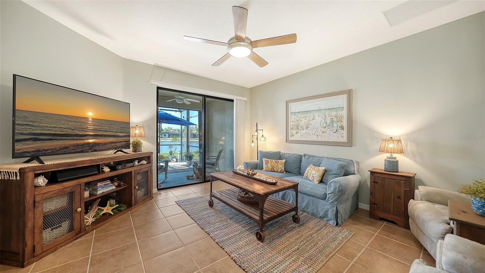 VENETIAN FALLS - Residential