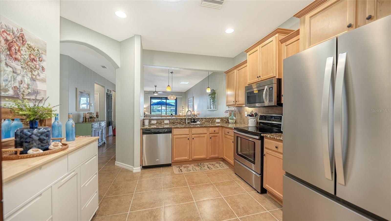 VENETIAN FALLS - Residential