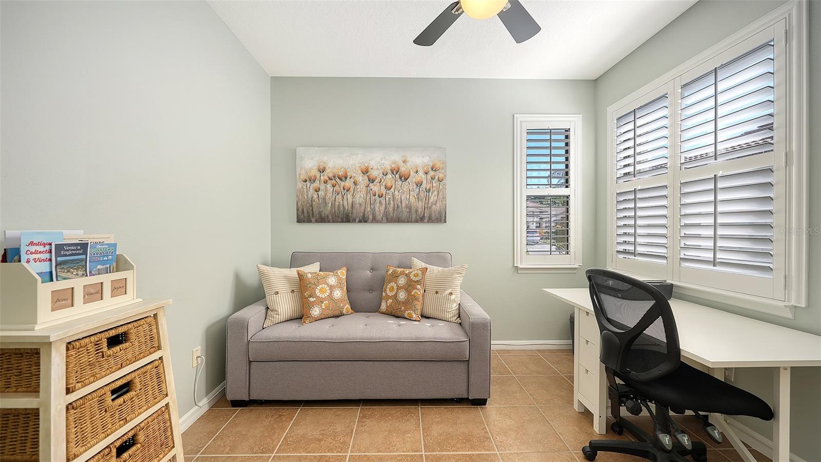 VENETIAN FALLS - Residential