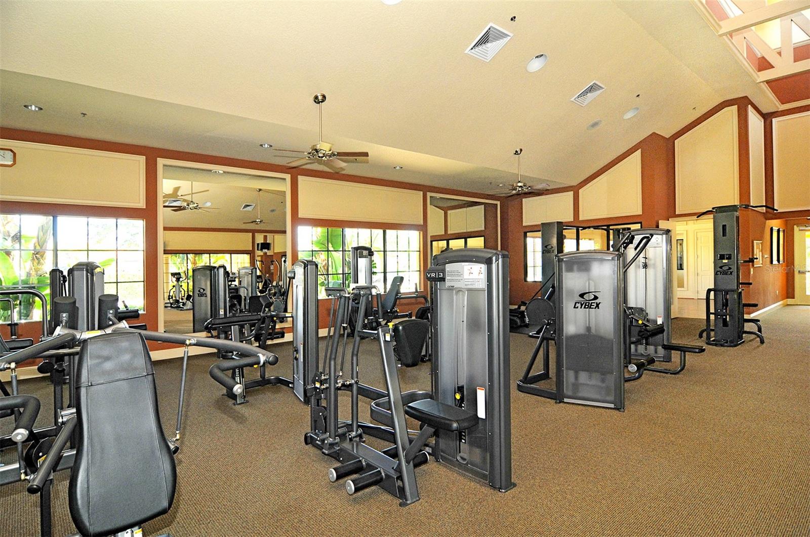 VENETIAN FALLS - Residential