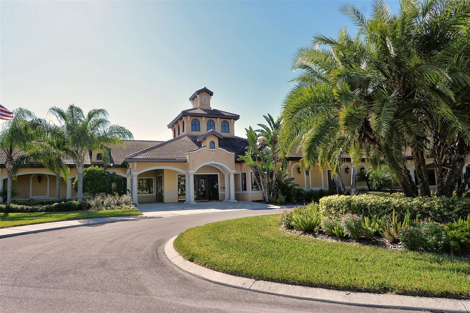 VENETIAN FALLS - Residential