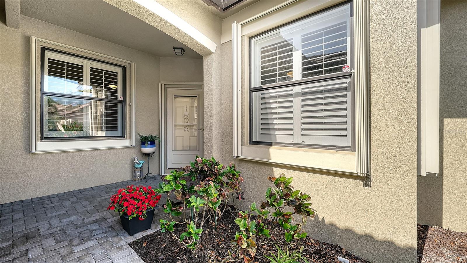 VENETIAN FALLS - Residential