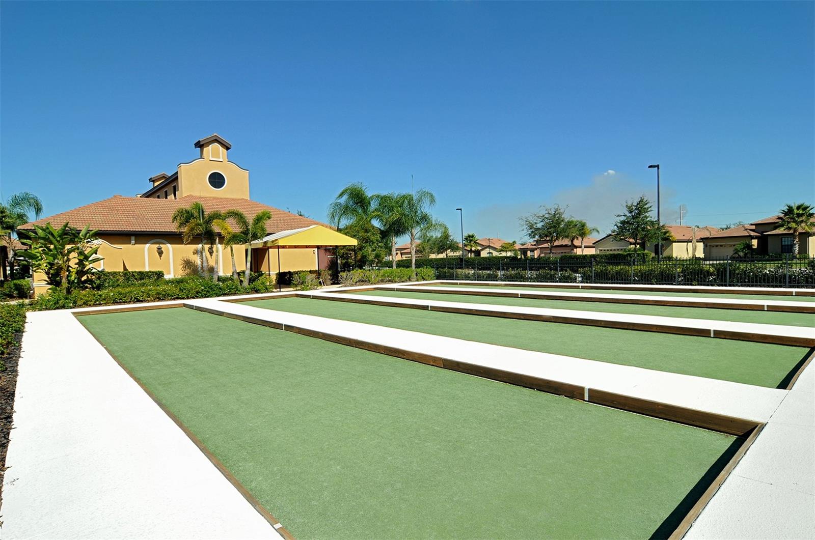 VENETIAN FALLS - Residential