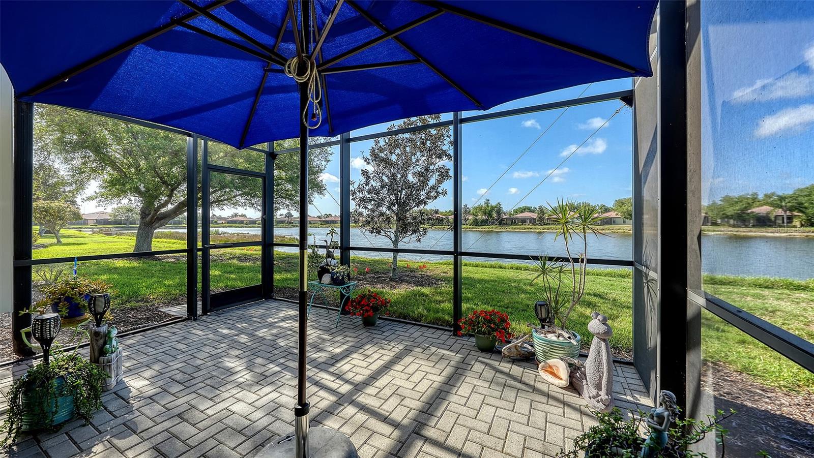 VENETIAN FALLS - Residential