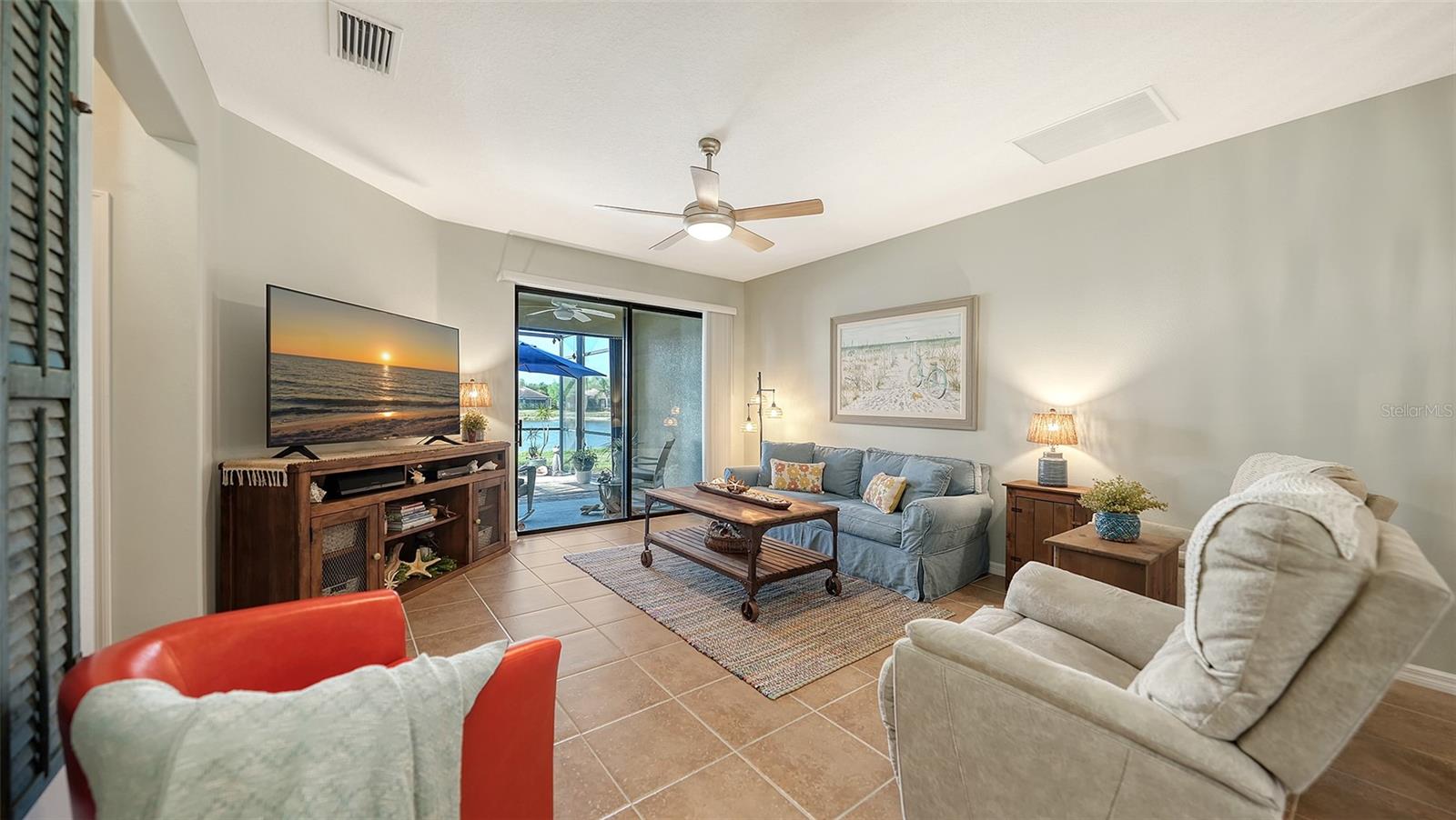 VENETIAN FALLS - Residential