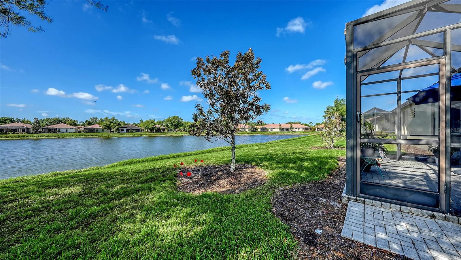 VENETIAN FALLS - Residential