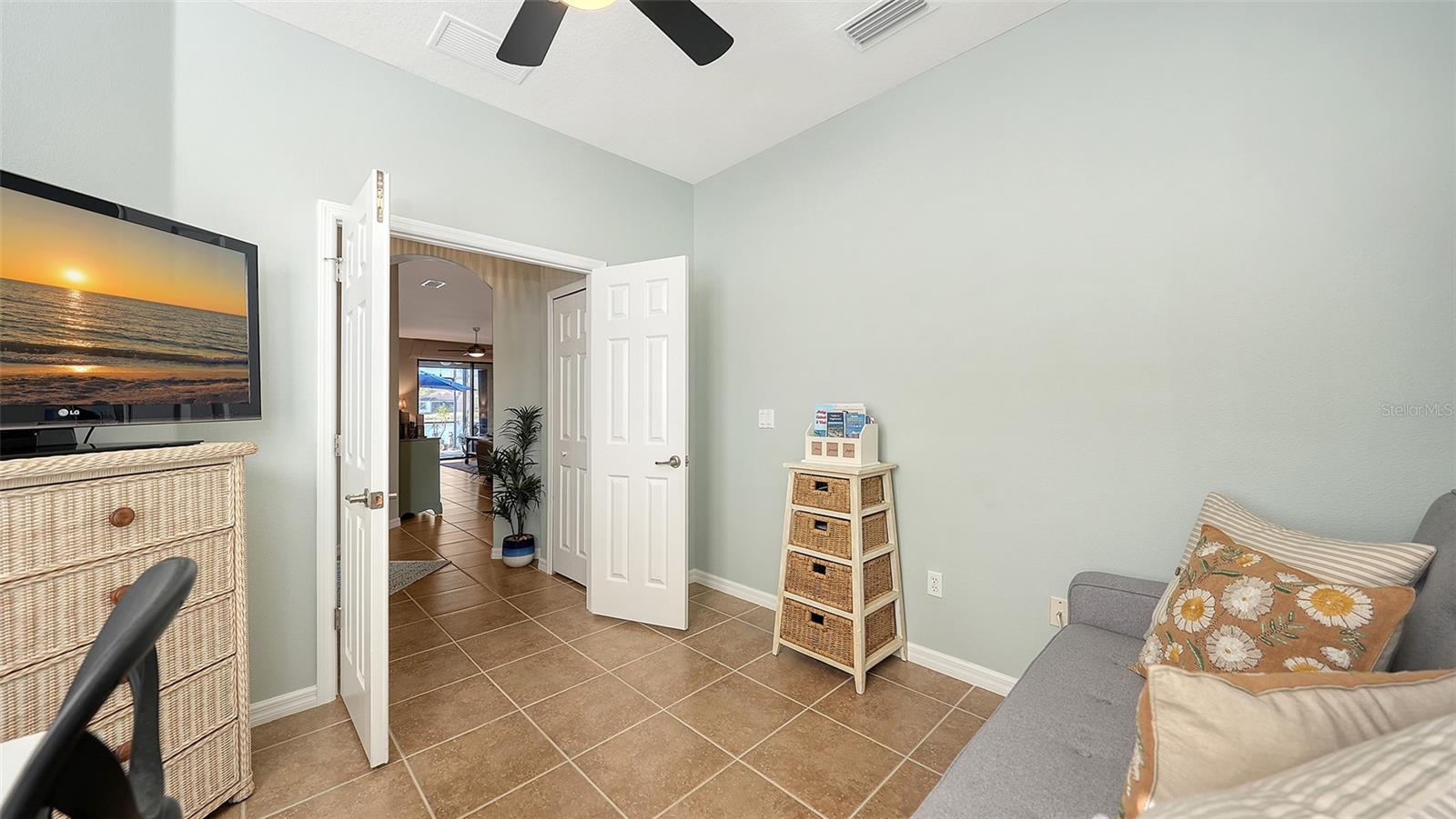 VENETIAN FALLS - Residential