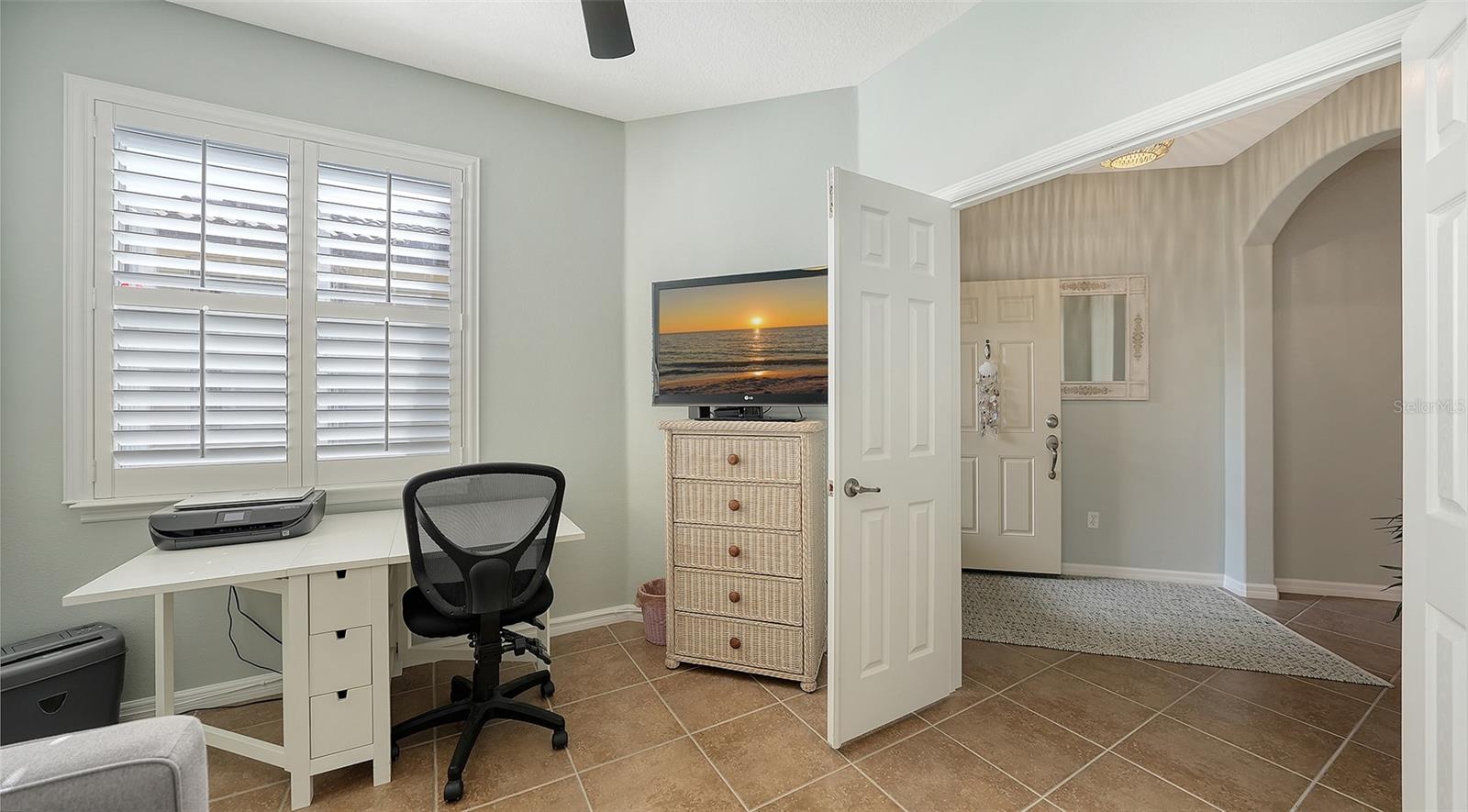 VENETIAN FALLS - Residential