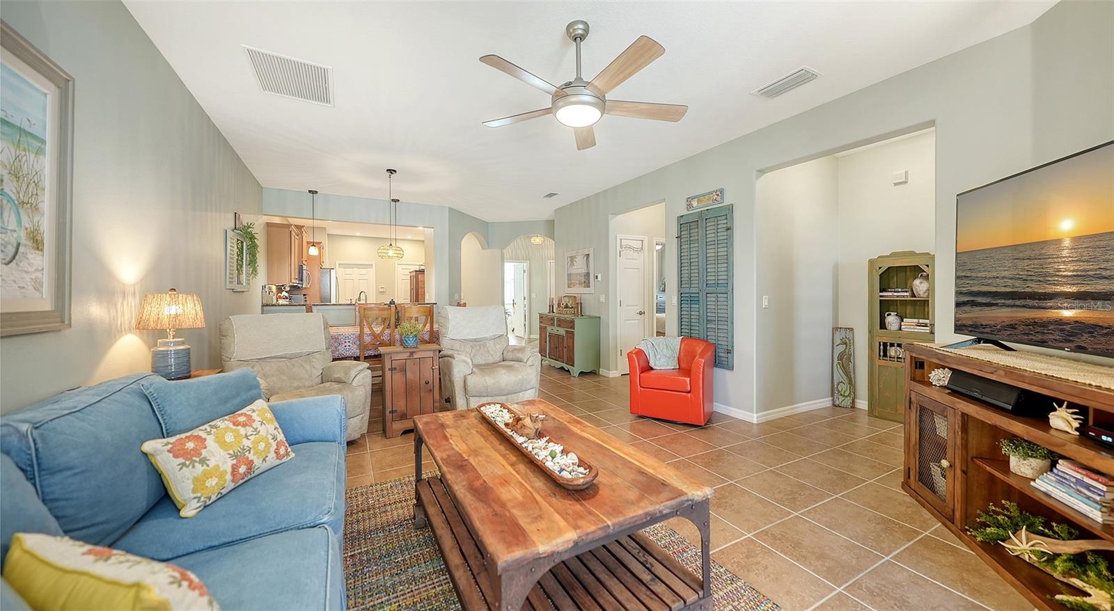 VENETIAN FALLS - Residential