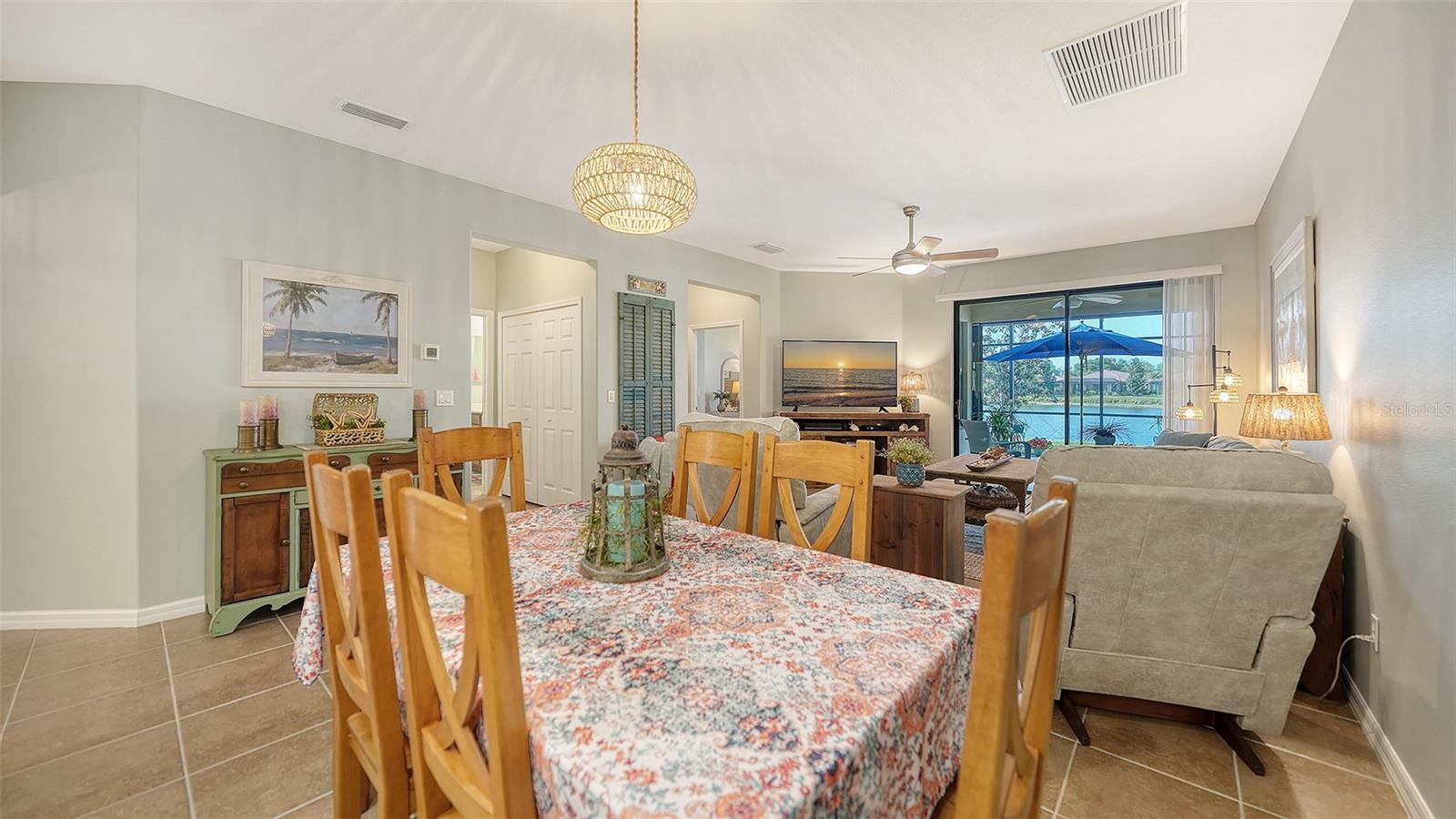 VENETIAN FALLS - Residential