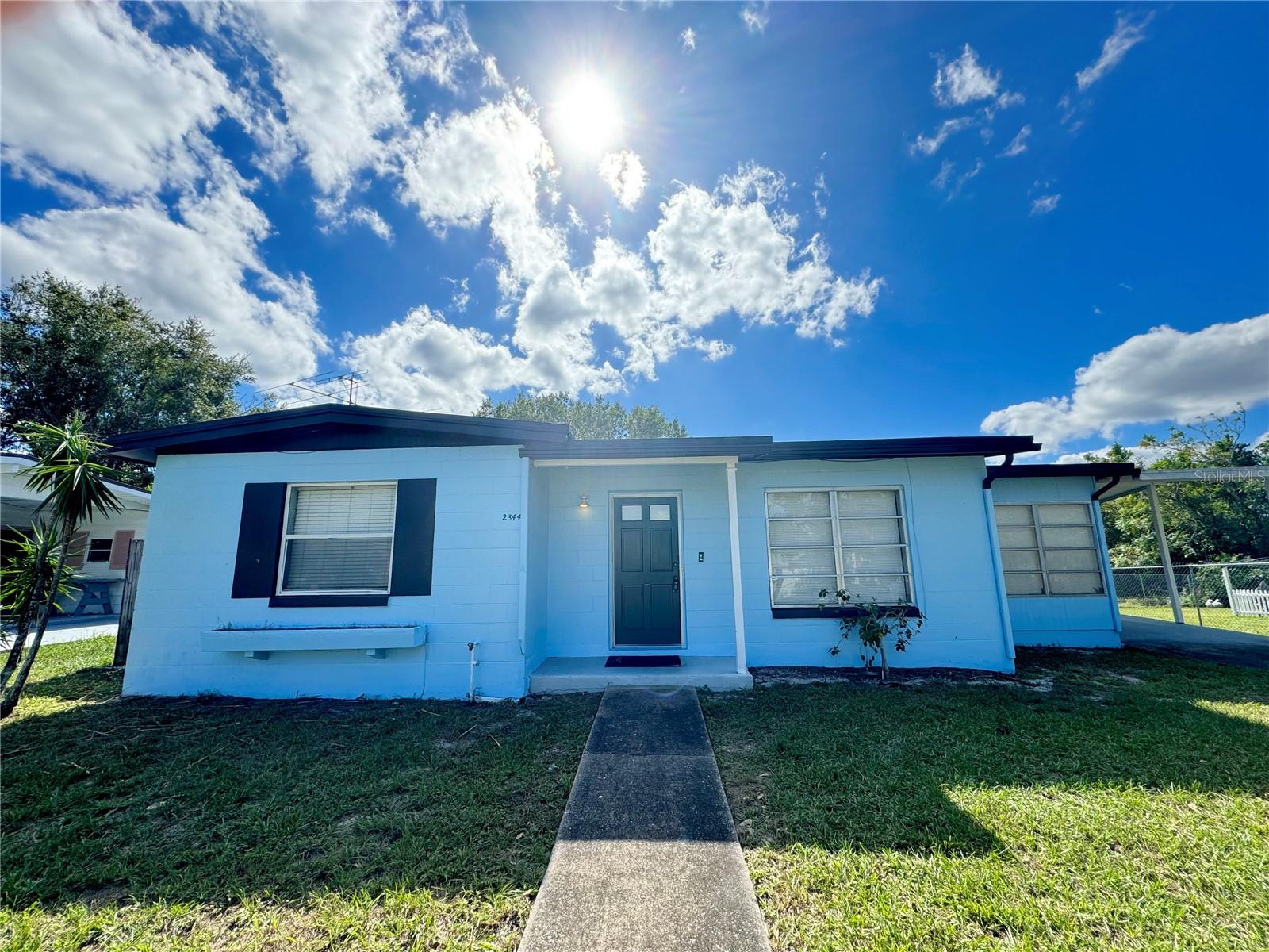 This fantastic 2-bedroom, 1-bath home is ready for immediate move-in! Situated in the highly sought-after community of Deltona, this property boasts a comfortable and well-designed layout. Enjoy spacious bedrooms and bathrooms, a charming kitchen with ample counter and cabinet space, and numerous desirable features throughout. Don't miss the chance to make this lovely house your new home!! This one won't last long! All applicants are required to do a credit and background check. Renters insurance is required.