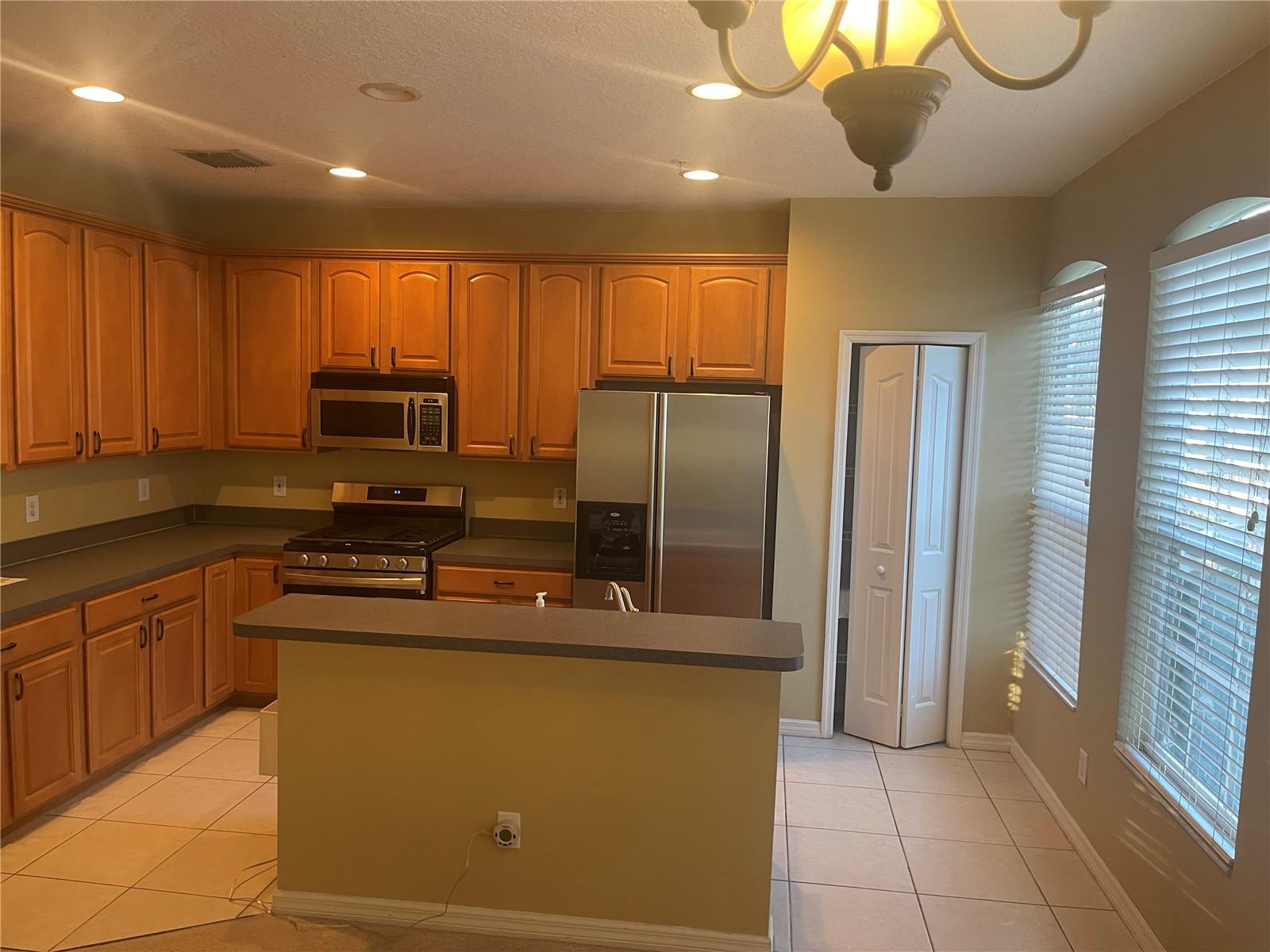 BAYSHORE POINTE TWNHMS PHAS - Residential Lease