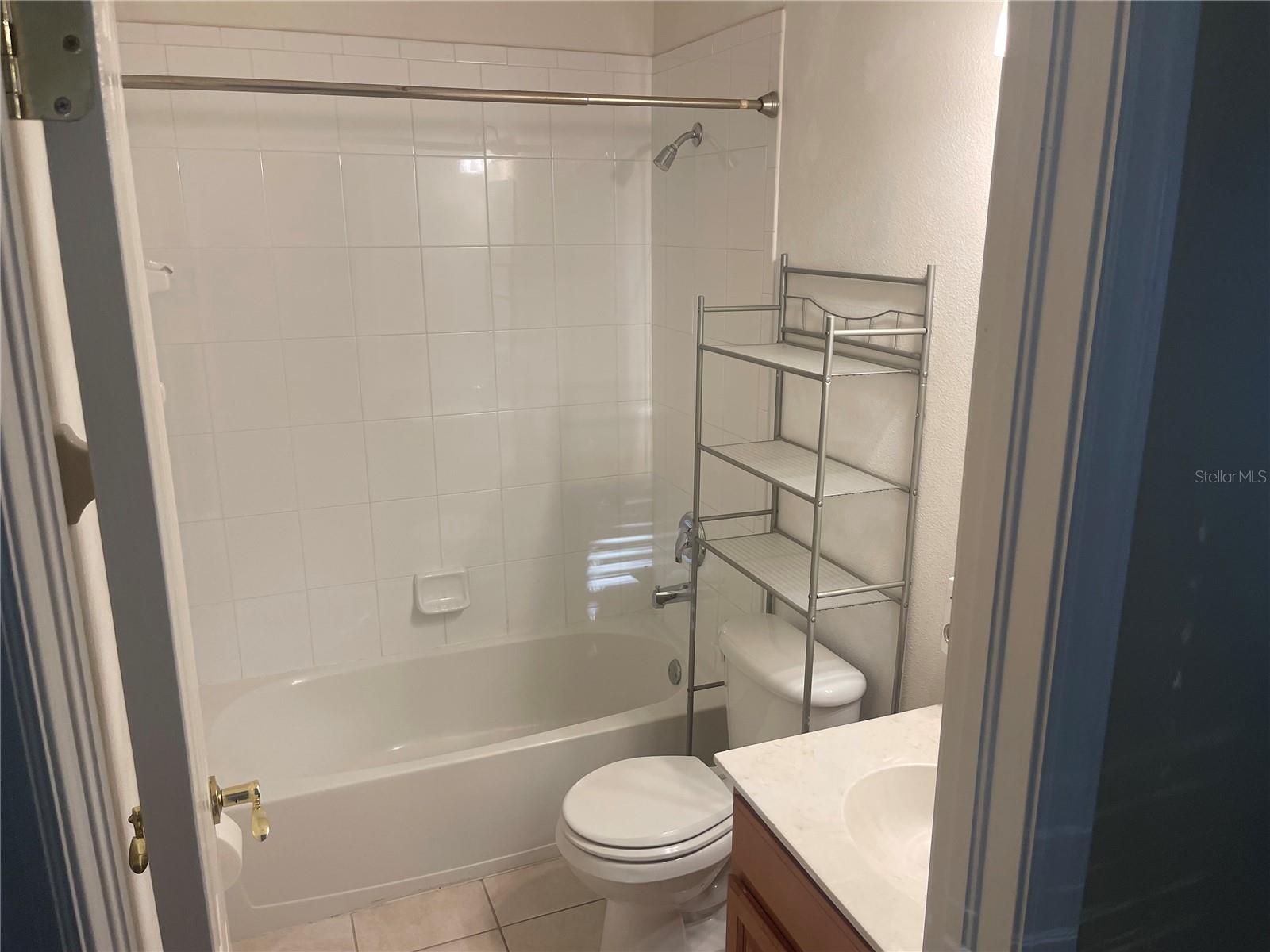 BAYSHORE POINTE TWNHMS PHAS - Residential Lease