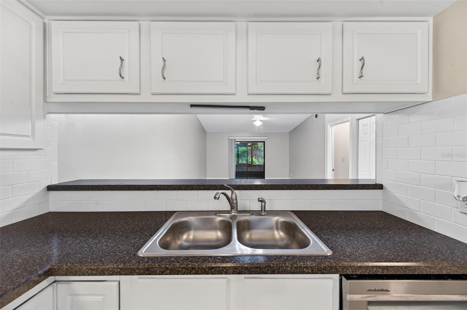 WOODS AT ANDERSON PARK CONDO THE - Residential