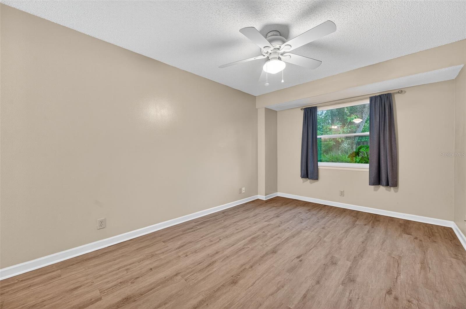 WOODS AT ANDERSON PARK CONDO THE - Residential