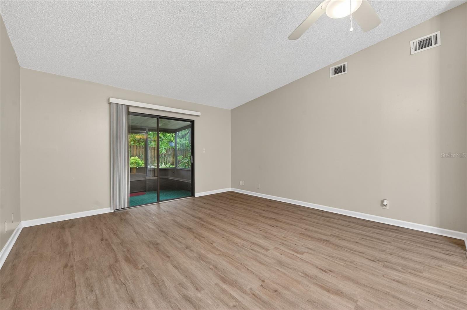 WOODS AT ANDERSON PARK CONDO THE - Residential