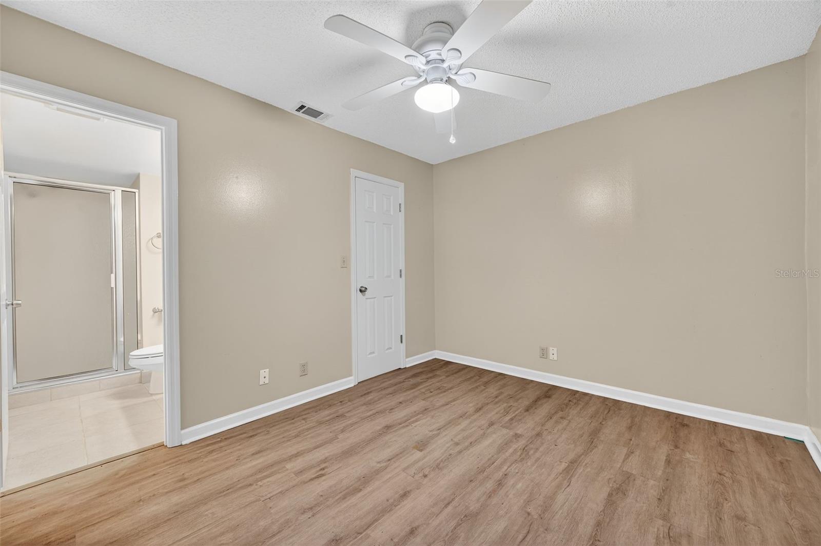 WOODS AT ANDERSON PARK CONDO THE - Residential