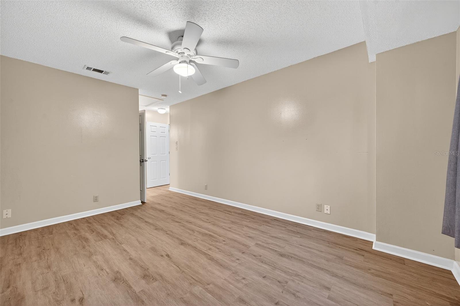 WOODS AT ANDERSON PARK CONDO THE - Residential