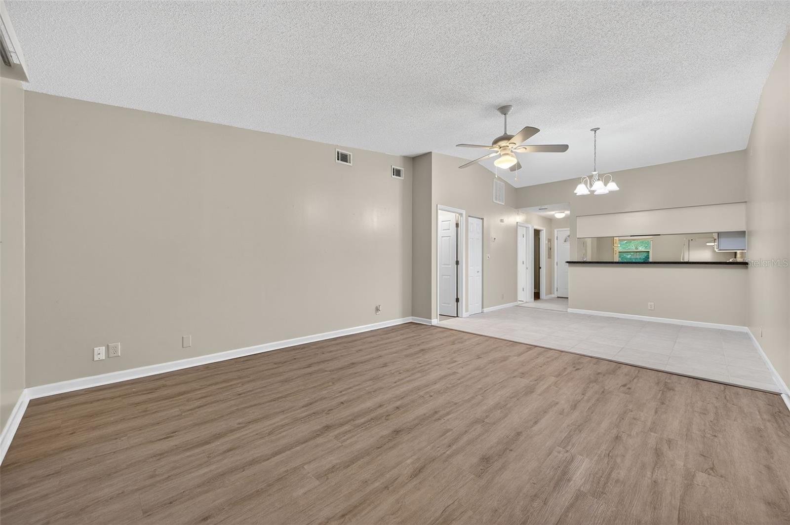 WOODS AT ANDERSON PARK CONDO THE - Residential