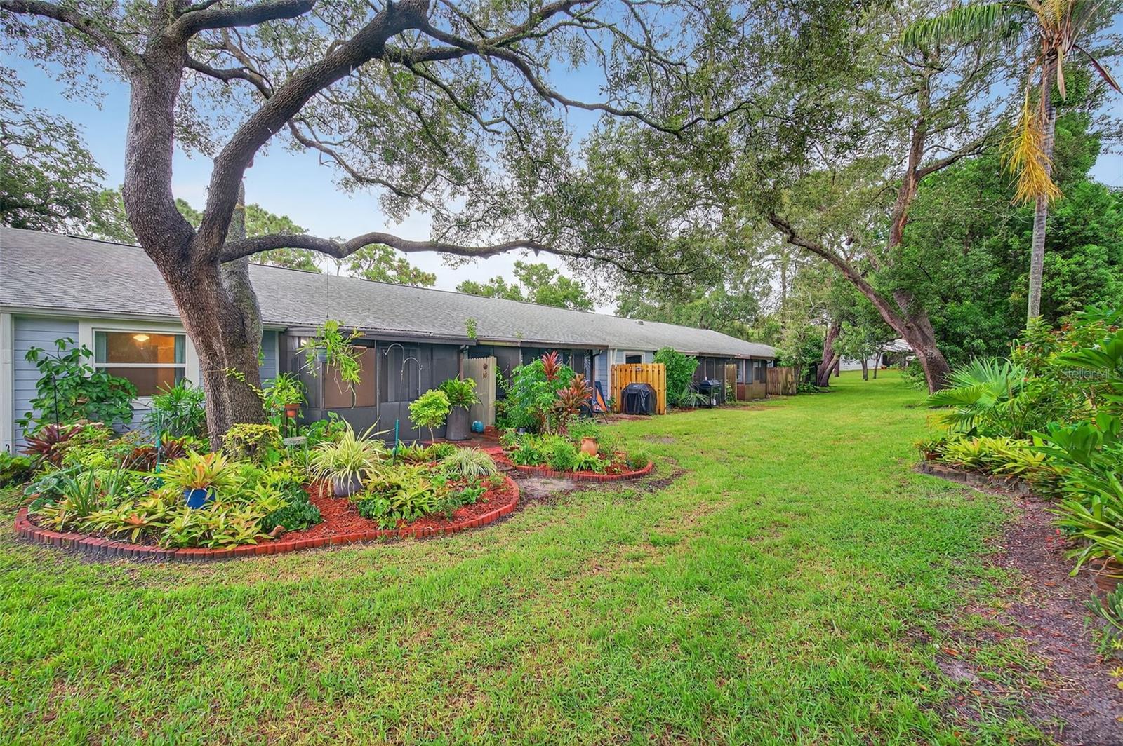 WOODS AT ANDERSON PARK CONDO THE - Residential