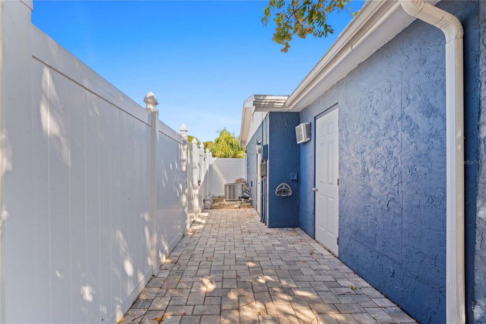 BEACON SQUARE - Residential