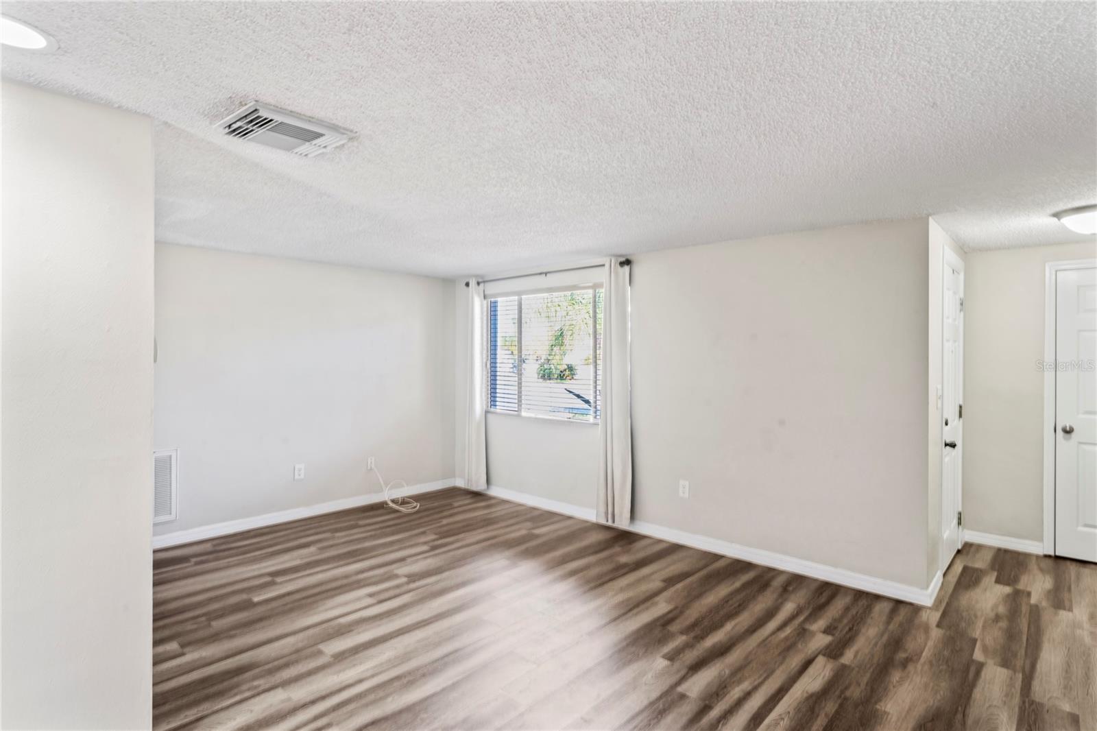 BEACON SQUARE - Residential