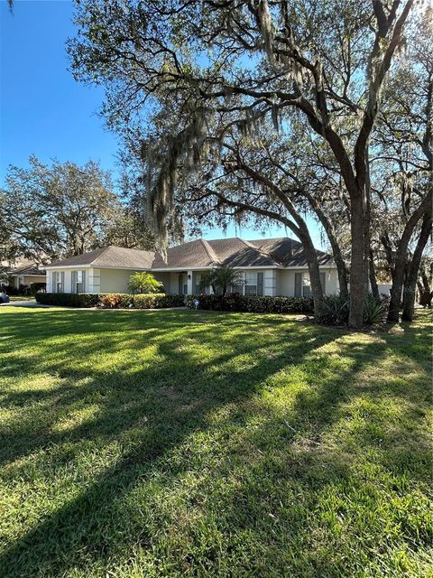 A home in LAKELAND