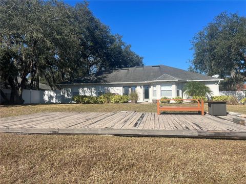 A home in LAKELAND