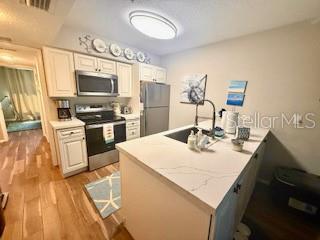 HIDEAWAY BAY BEACH CLUB - Residential