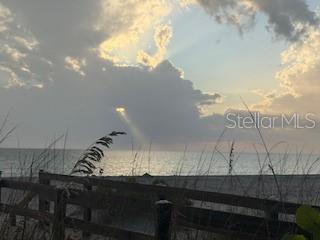 HIDEAWAY BAY BEACH CLUB - Residential