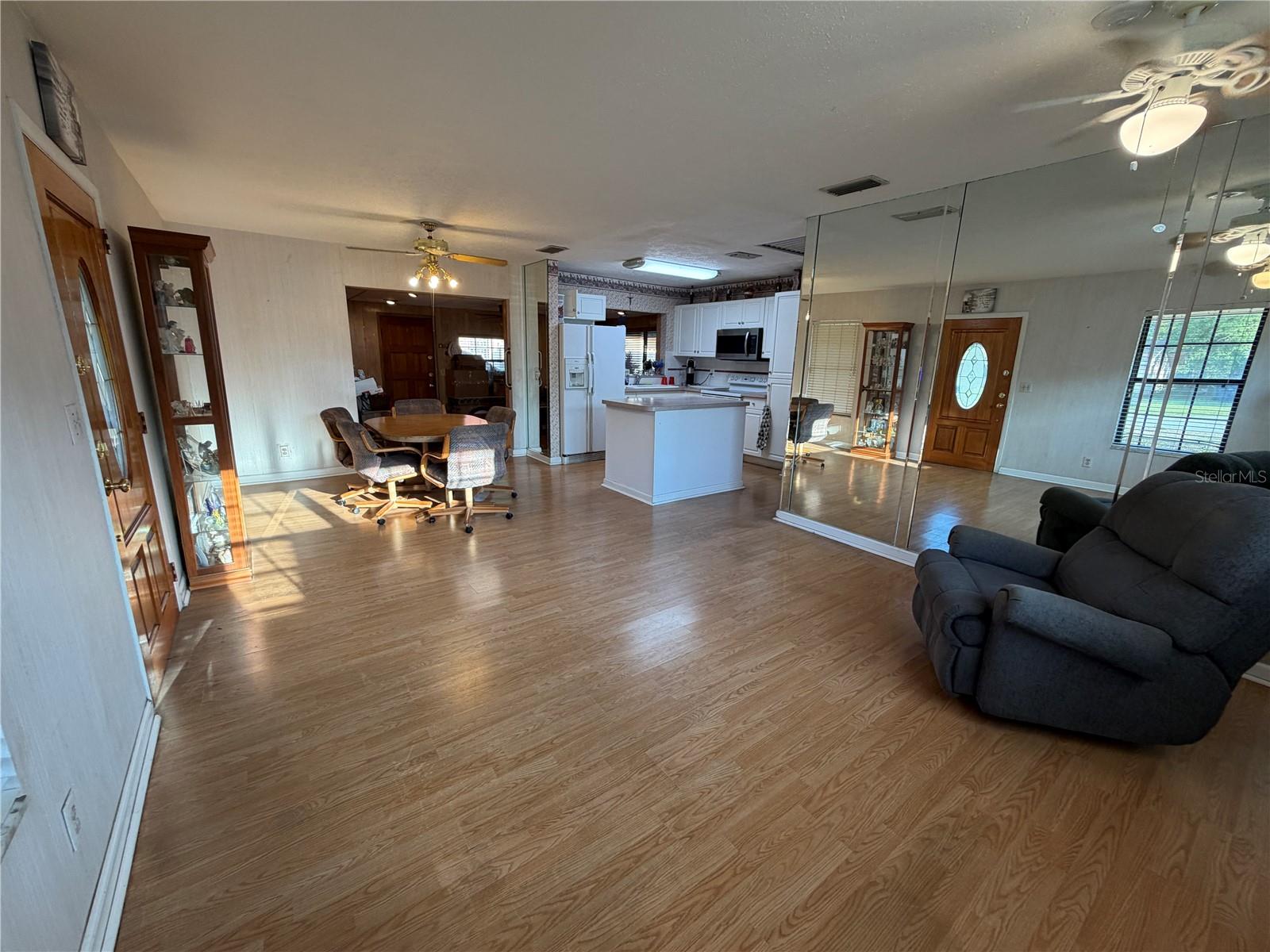 2723 W OSBORNE AVENUE
