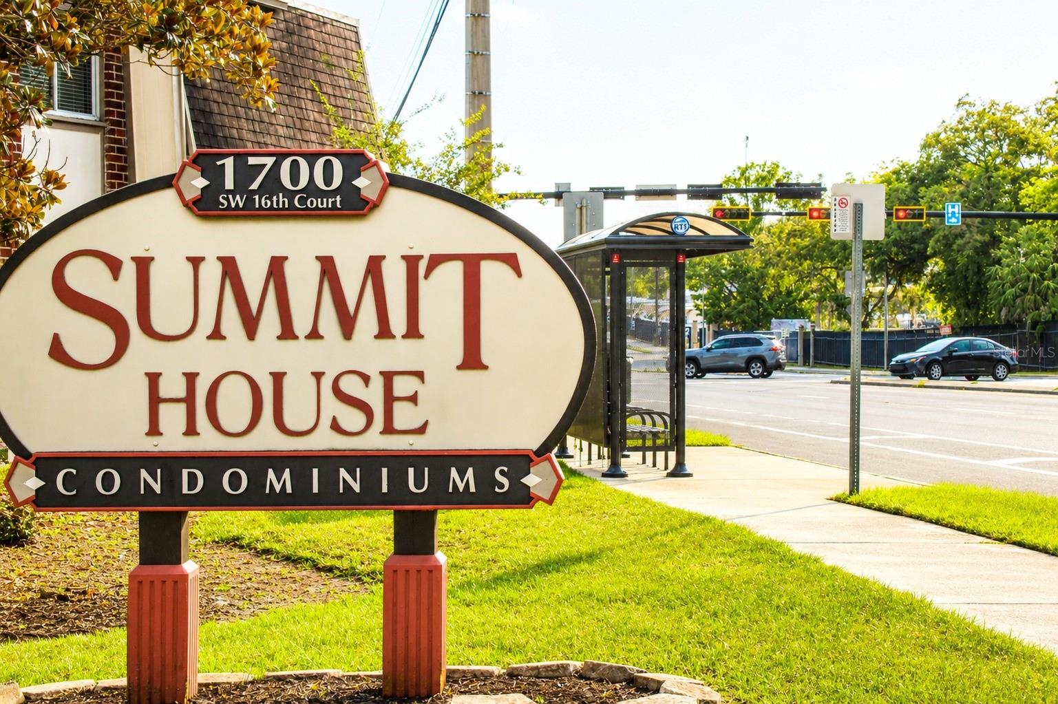 SUMMIT HOUSE - Residential