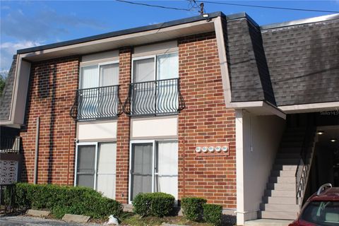 Photo of 1700 SW 16th Court #D22, Gainesville, FL 32608 (MLS # GC539821)