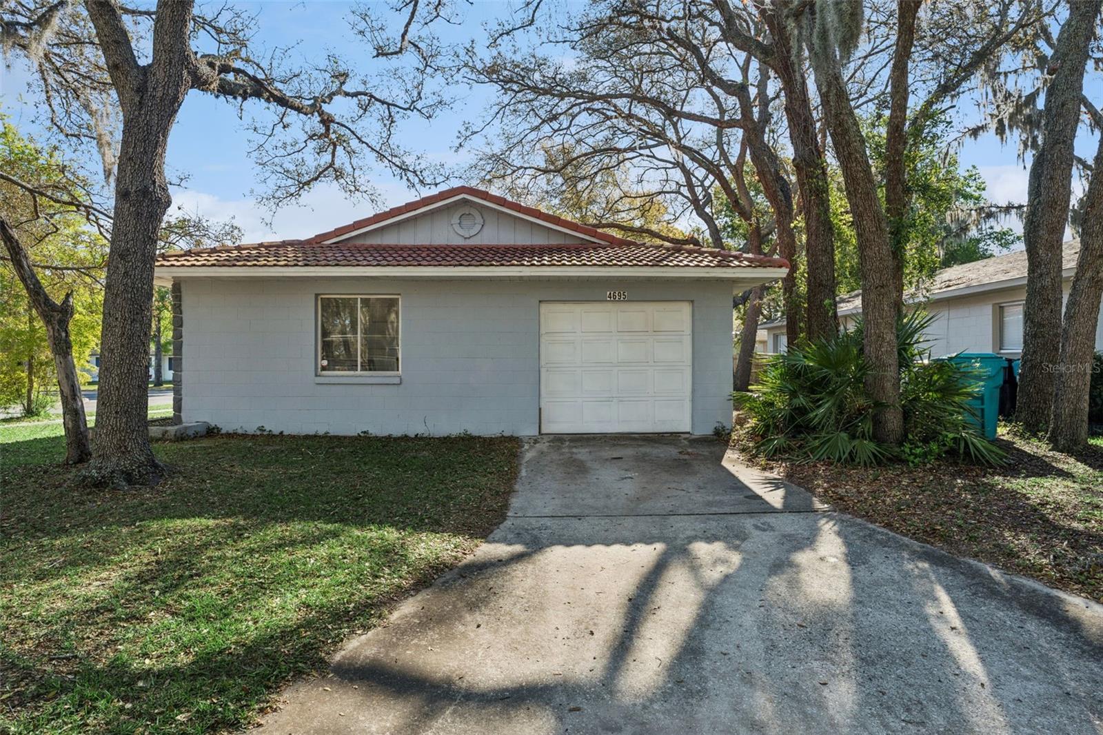 VILLAS AT SIGNAL HILL - Residential