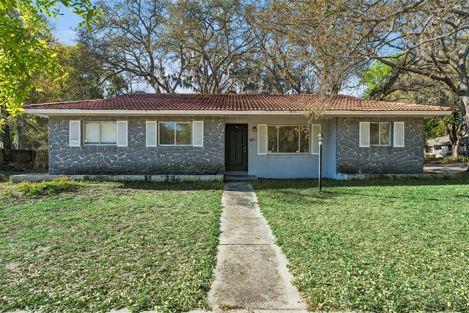 VILLAS AT SIGNAL HILL - Residential