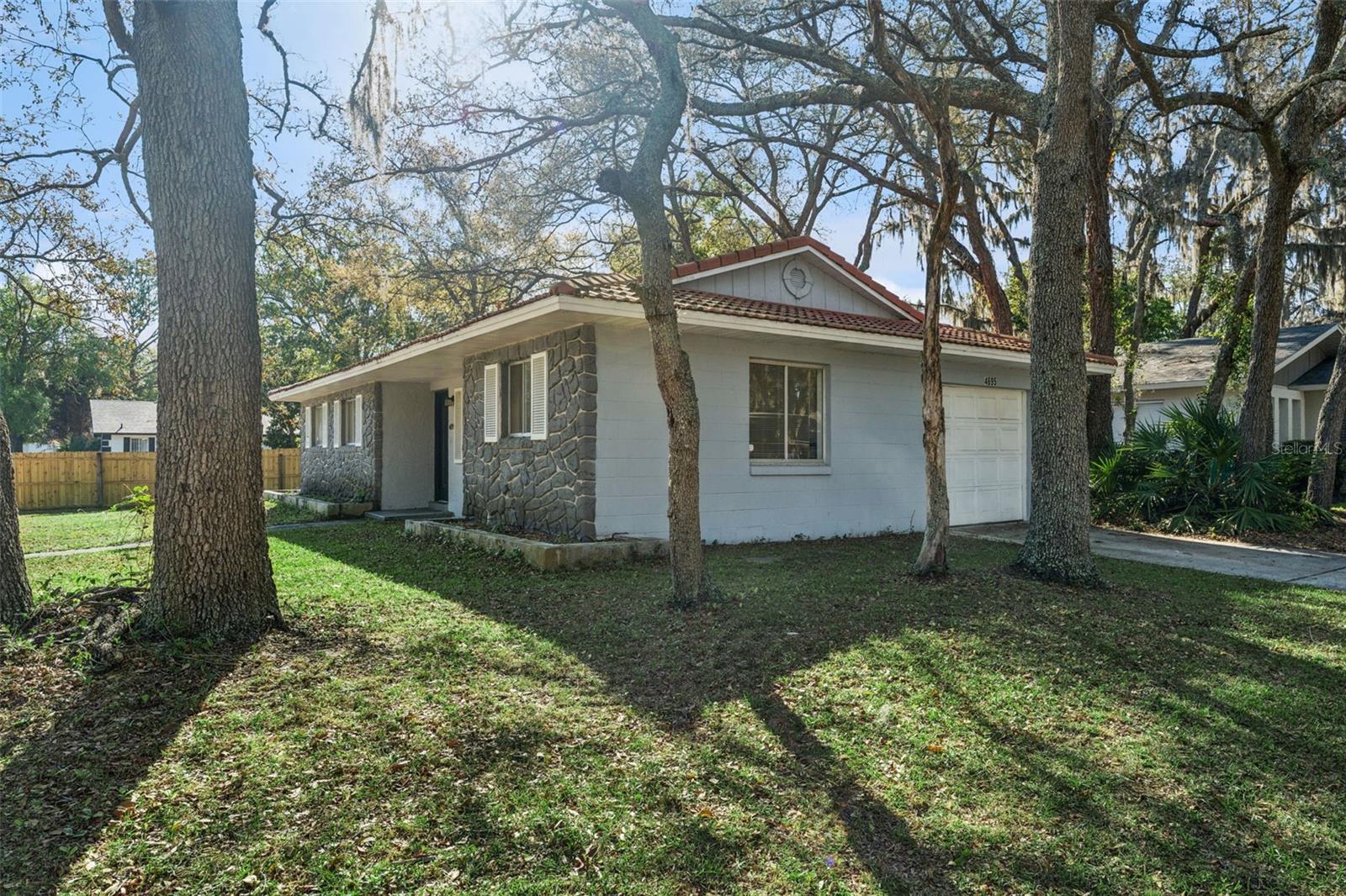 VILLAS AT SIGNAL HILL - Residential