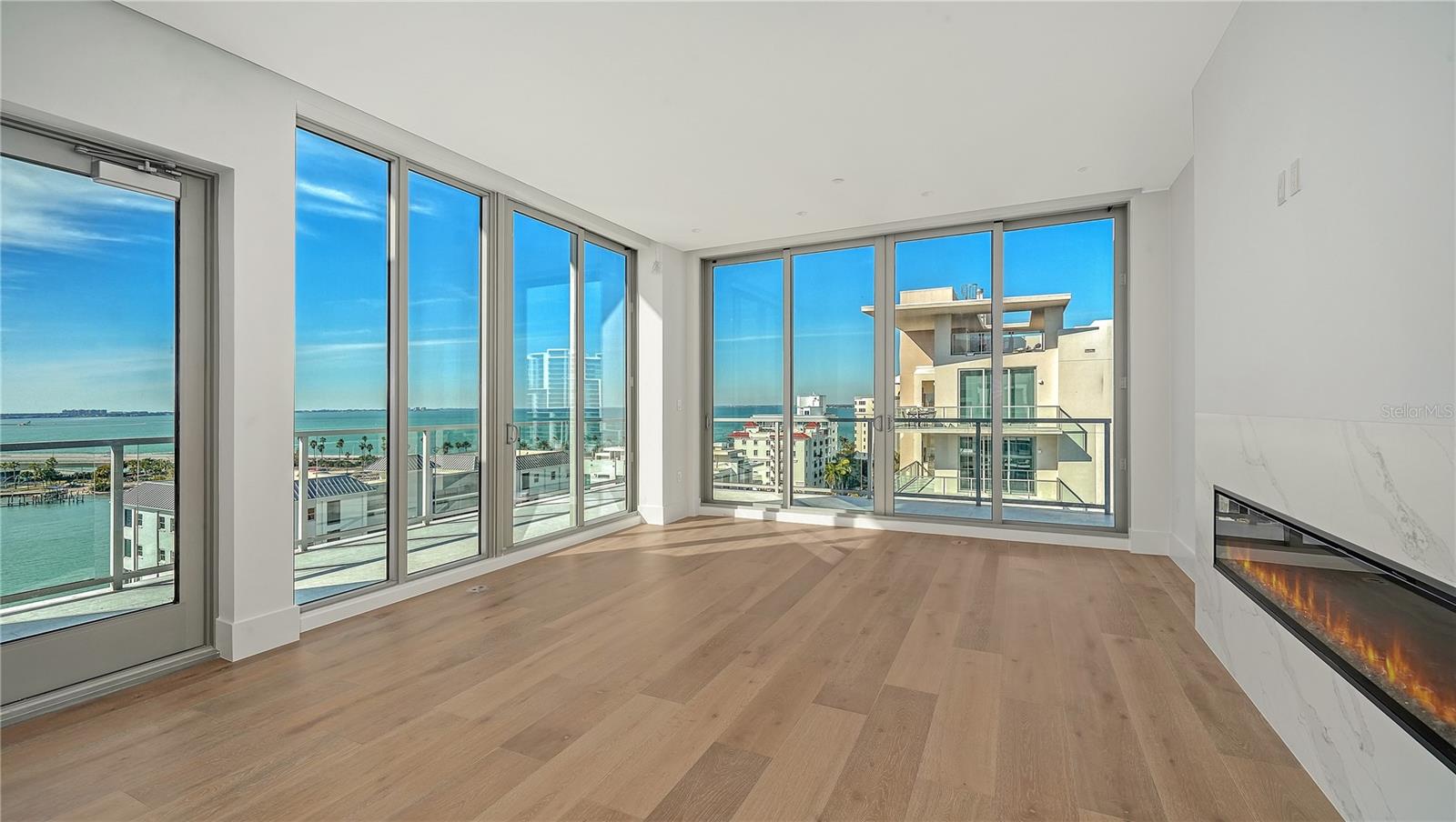 253 GOLDEN GATE POINT 902