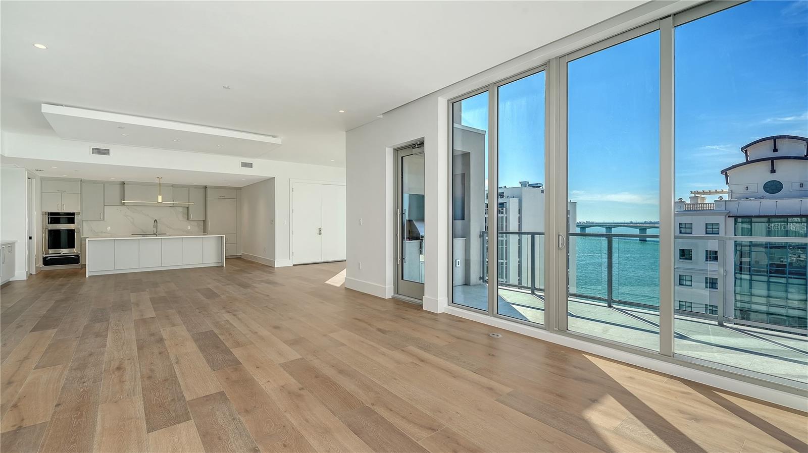 253 GOLDEN GATE POINT 902