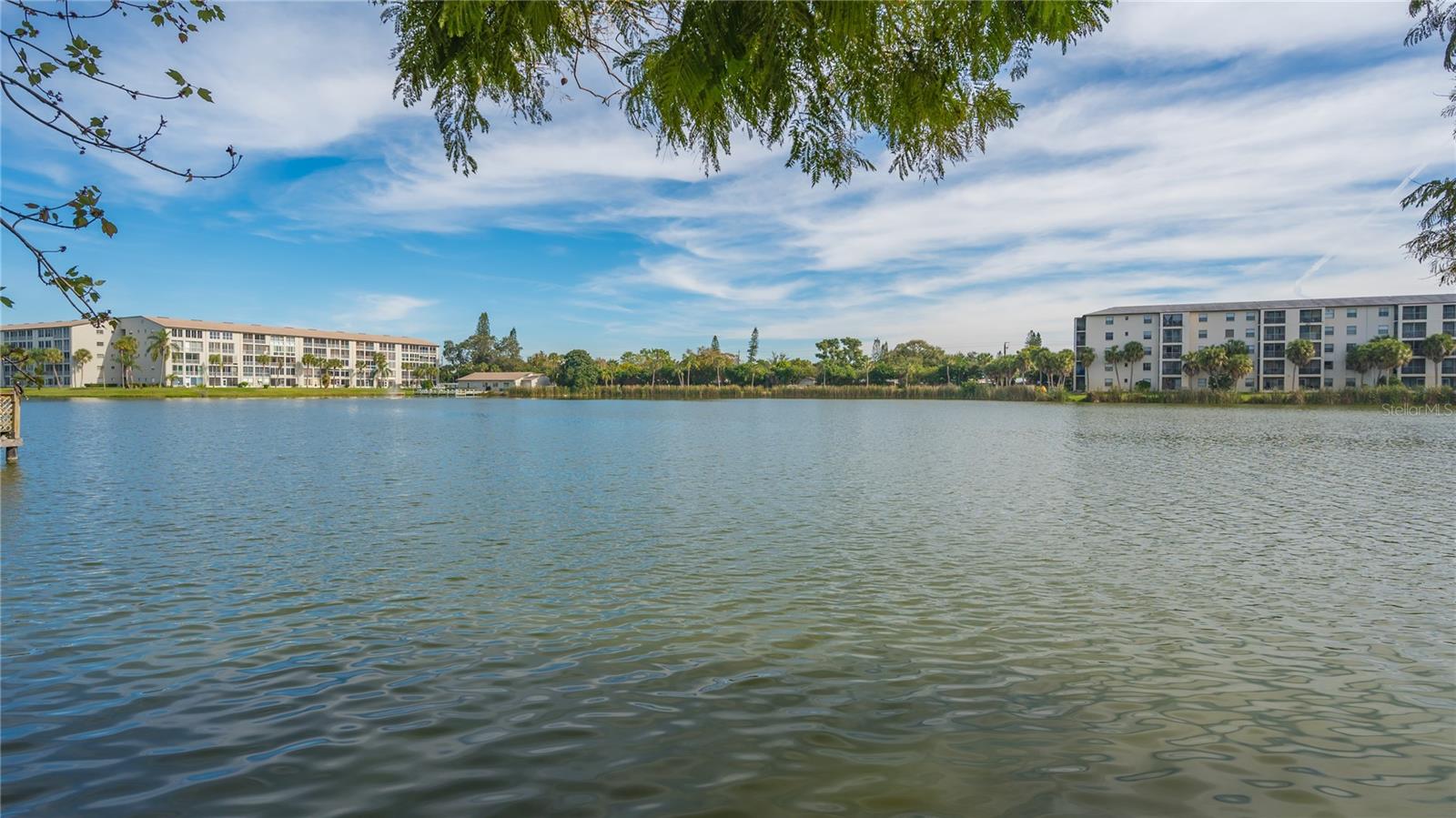 BAYSHORE ON THE LAKE APTS SEC 1 - Residential