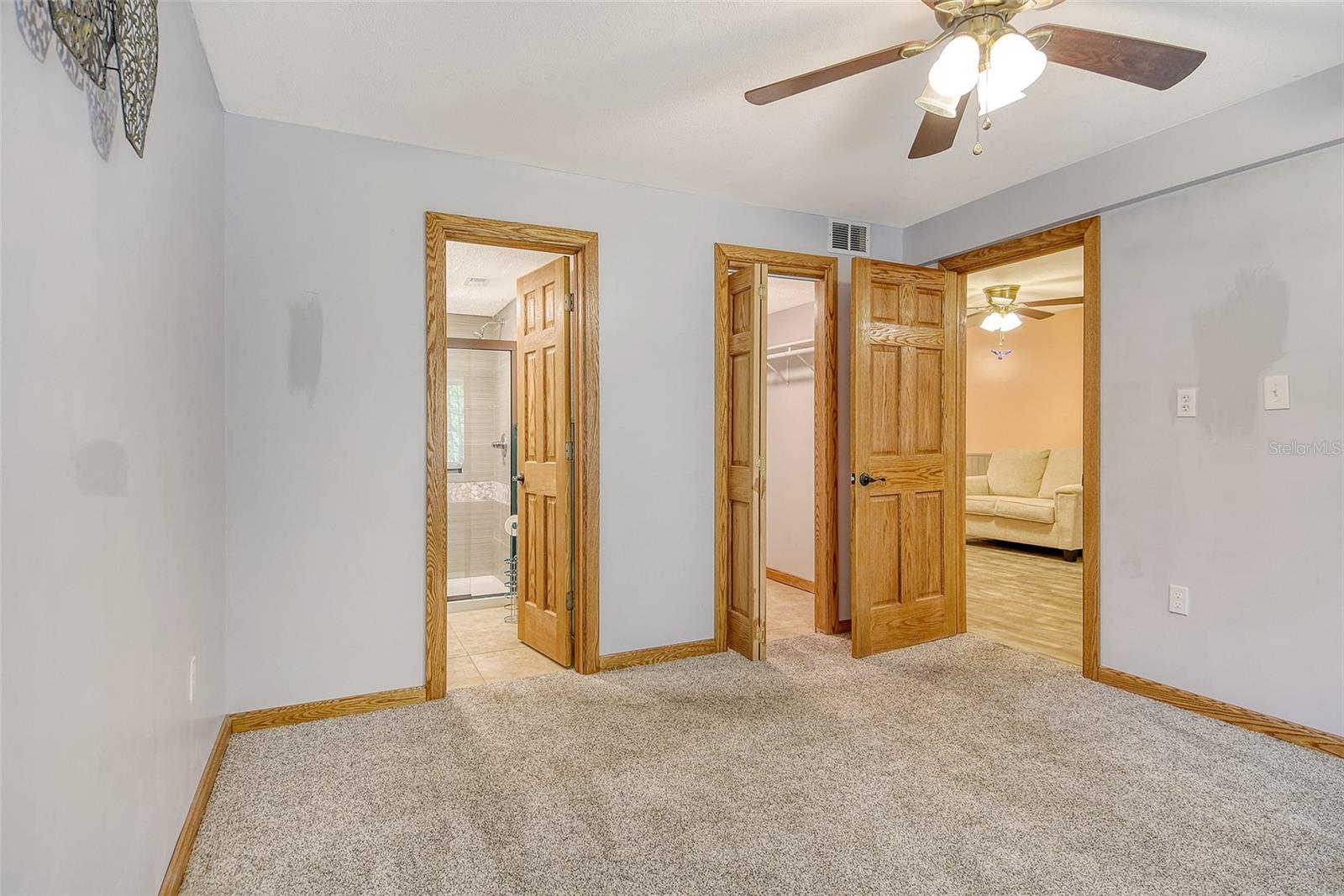 BAYSHORE ON THE LAKE APTS SEC 1 - Residential