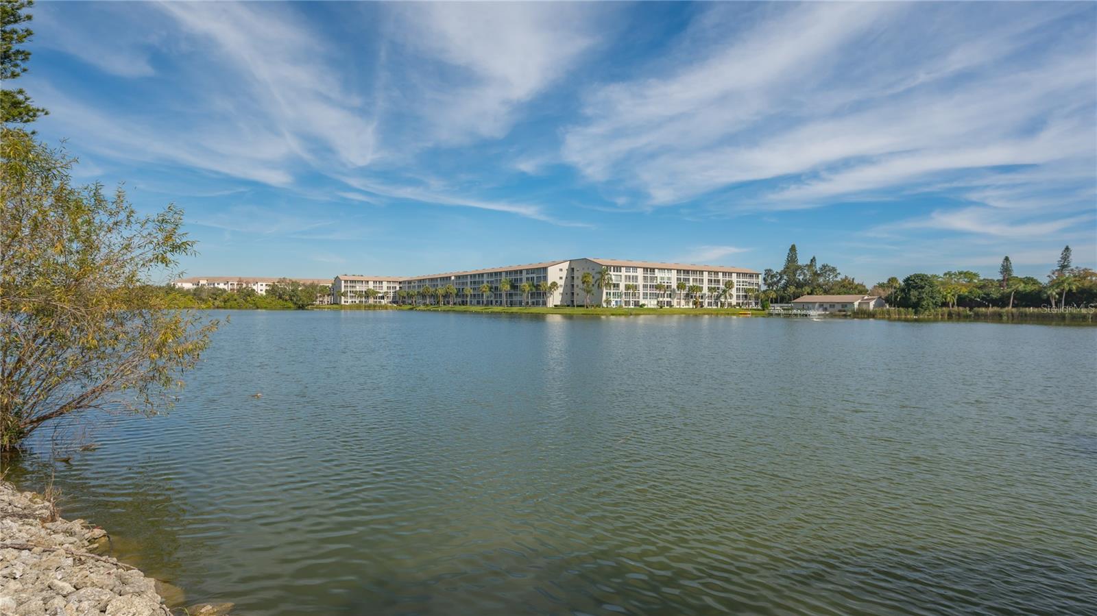 BAYSHORE ON THE LAKE APTS SEC 1 - Residential