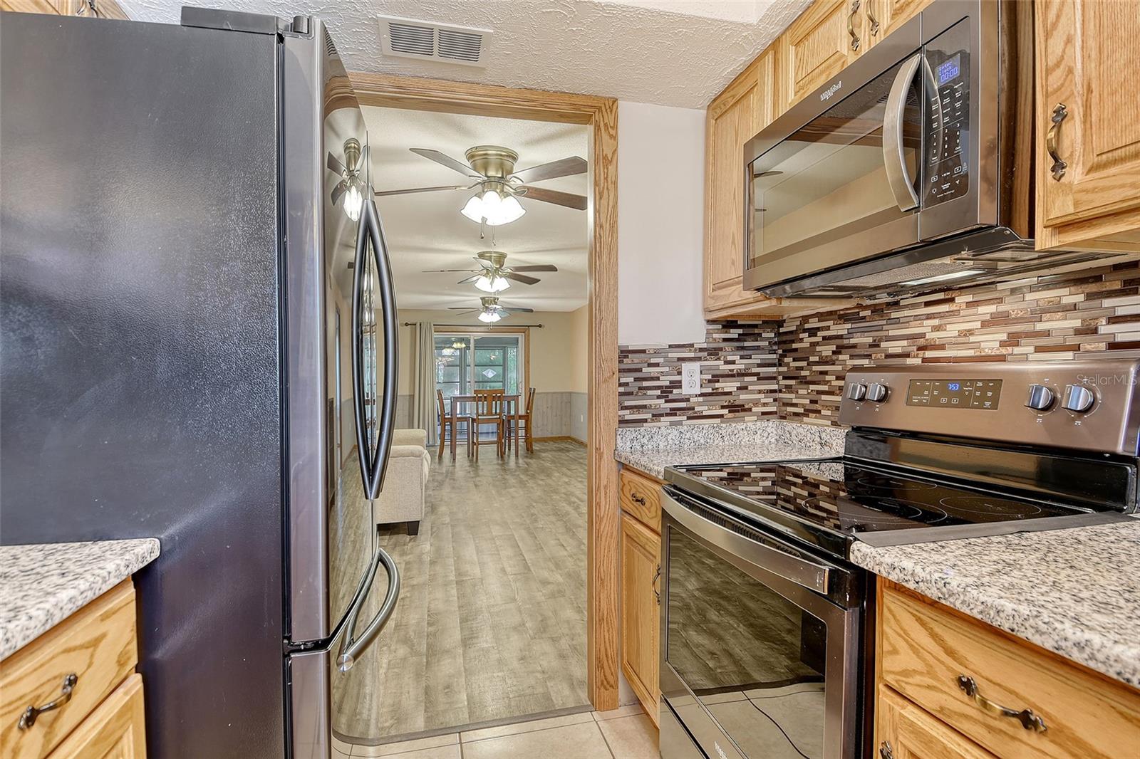 BAYSHORE ON THE LAKE APTS SEC 1 - Residential